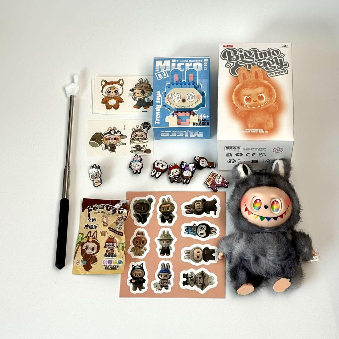 Labubu Gift Set (toy, figurine, building set, pointer, stickers, badge, jibits, tattoo)