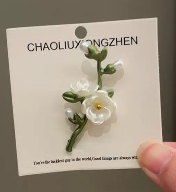 Green Magnolia Brooch