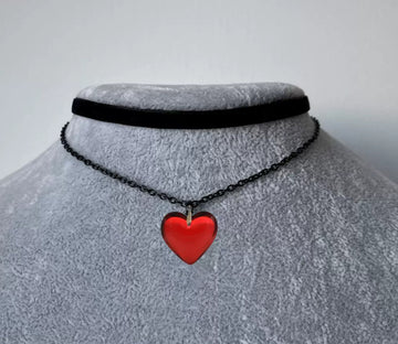 Heart Pendant Choker