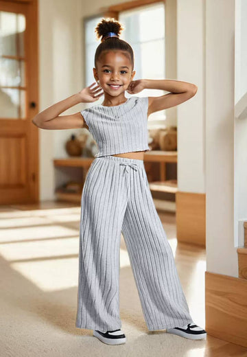 Lightweight kids' outfit (pants and T-shirt) in Gray Stripe