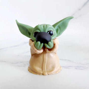 Collectible figure from Star Wars/The Mandalorian: "Little Yoda Grogu"