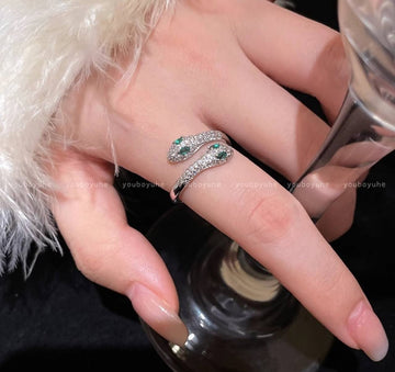 "Snake" Crystal Ring - Silver Tone