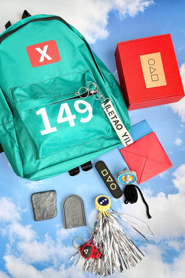 "Squid Game" Gift Set (Backpack, Keychain, Games)