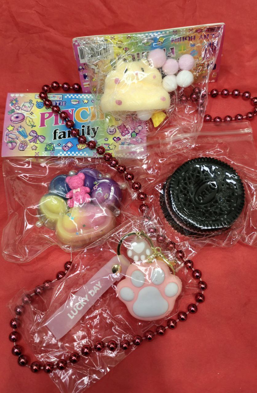 Squish Tab Paw Set: Oreo, Hamster, and Paw Keychain