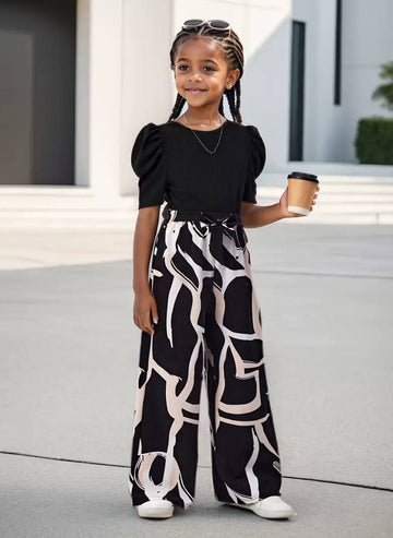 Lightweight kids' outfit (pants and T-shirt) in black and white
