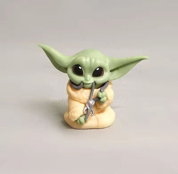 Collectible figure from Star Wars/The Mandalorian: "Little Yoda Grogu"
