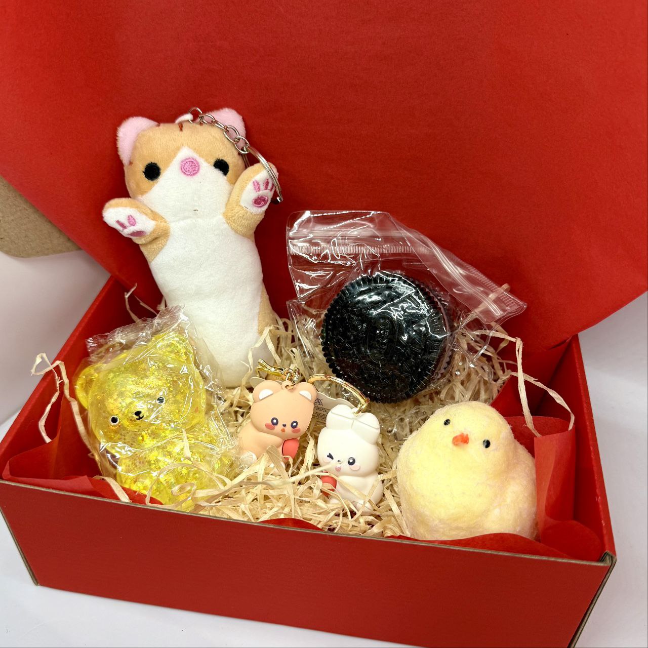 Gift Set of Tabasquish (Cat-Baton, Gummy Bear, Oreo Squish, Chick, Pair of Keychains)