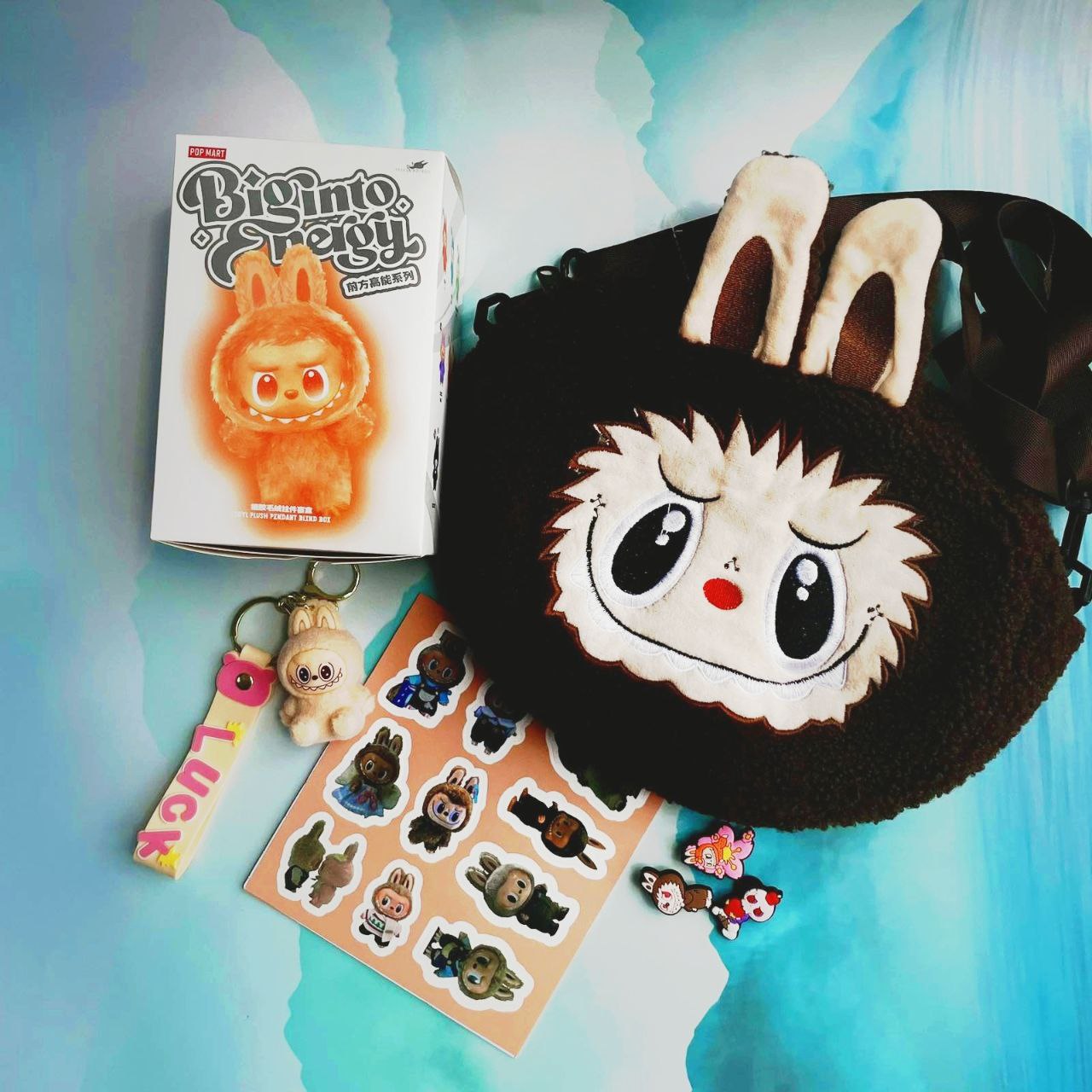 Labubu Gift Set (toy, keychain, stickers, jibitsy, pouch)